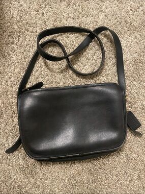 Coach vintage Black Leather Crossbody Bag